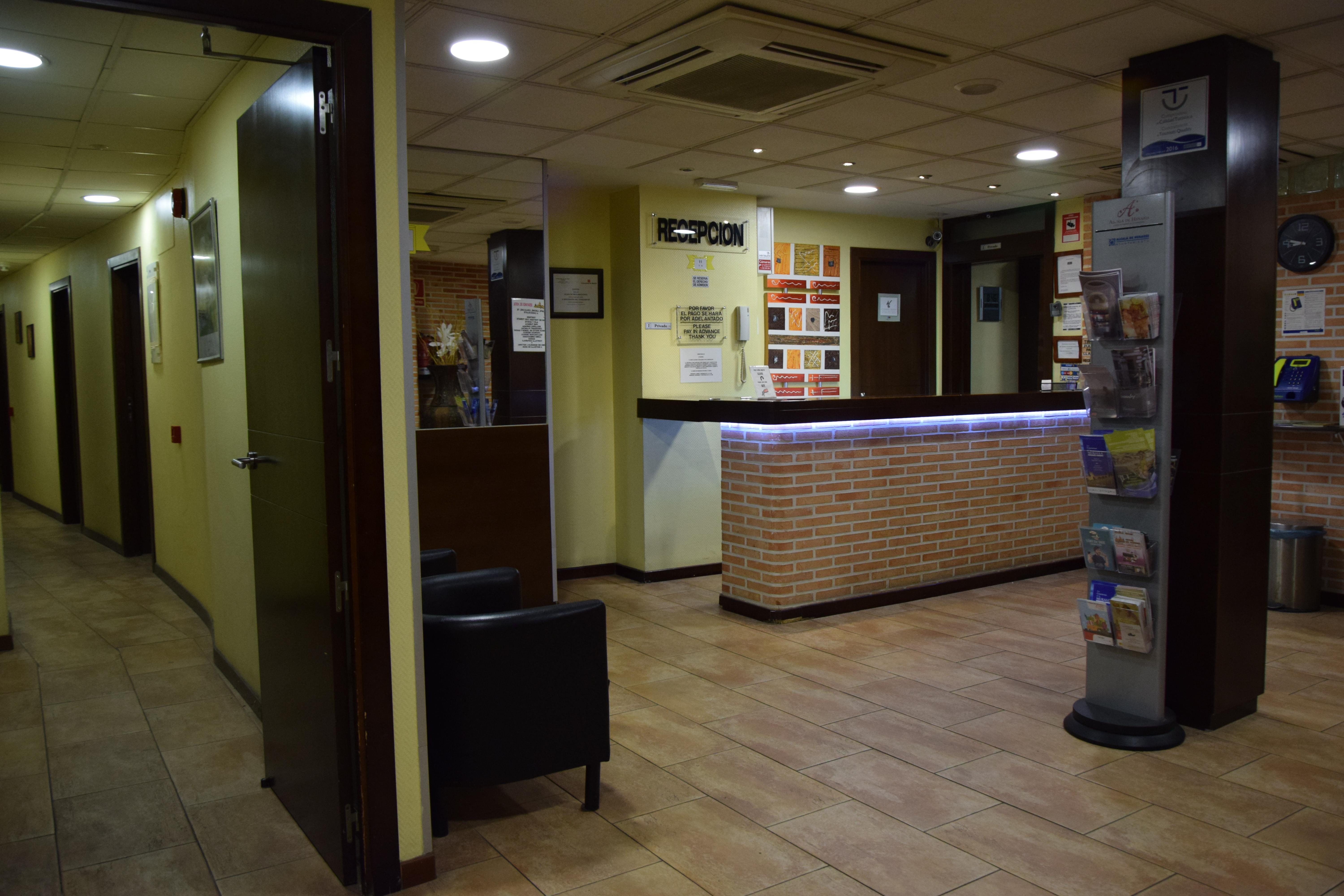 Hotel Complutense Αλκαλά ντε Ενάρες Εξωτερικό φωτογραφία