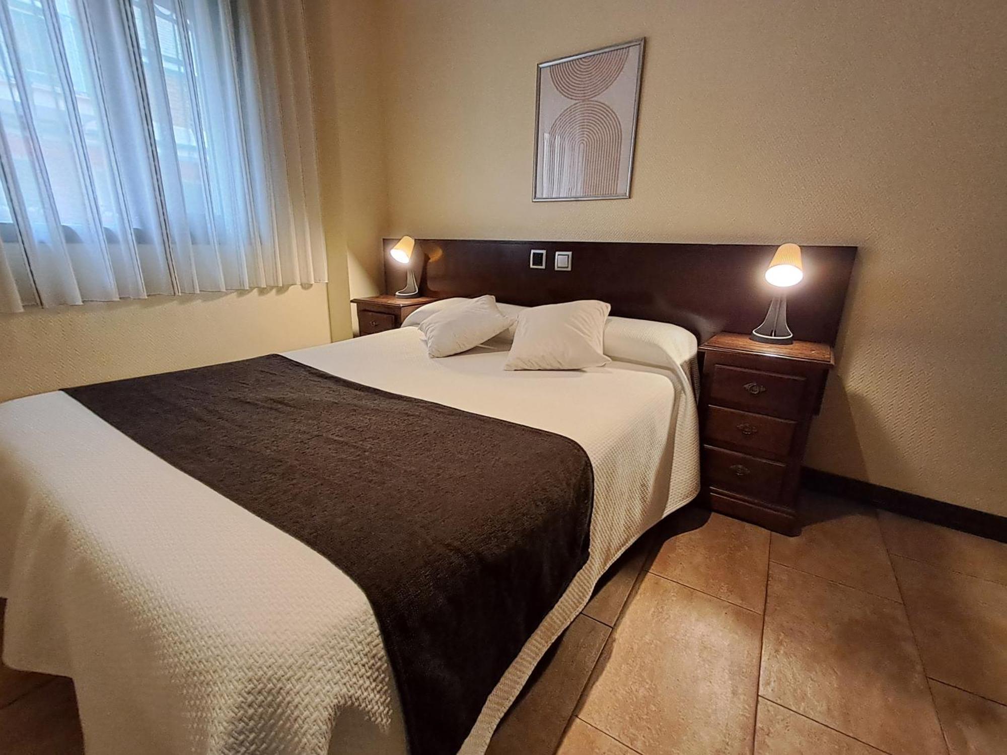 Hotel Complutense Αλκαλά ντε Ενάρες Εξωτερικό φωτογραφία