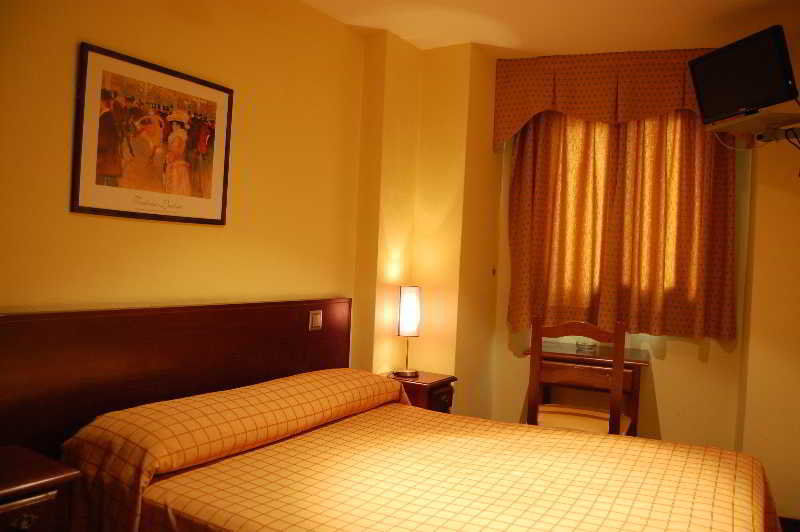 Hotel Complutense Αλκαλά ντε Ενάρες Εξωτερικό φωτογραφία