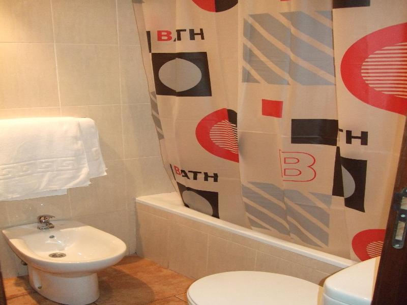 Hotel Complutense Αλκαλά ντε Ενάρες Εξωτερικό φωτογραφία