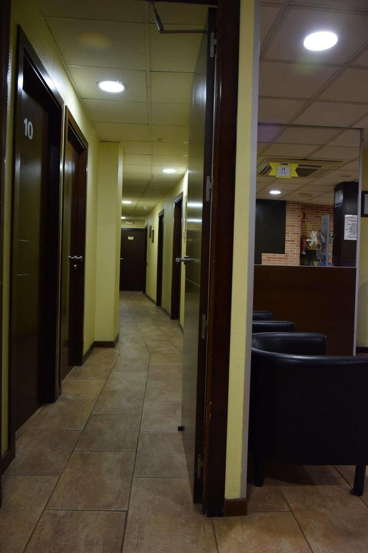 Hotel Complutense Αλκαλά ντε Ενάρες Εξωτερικό φωτογραφία